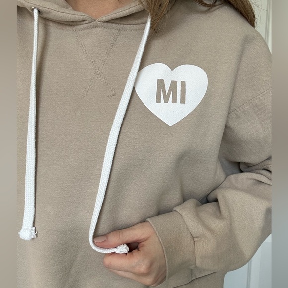 Kiloh + Co. Cropped Hoodie - Picture 5 of 5